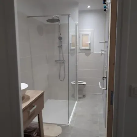Beau Logis Independant Dans Mas Piscine 4 Pers Apartment *