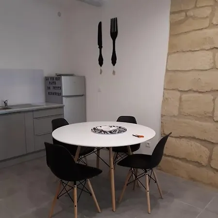 Beau Logis Independant Dans Mas Piscine 4 Pers Apartment