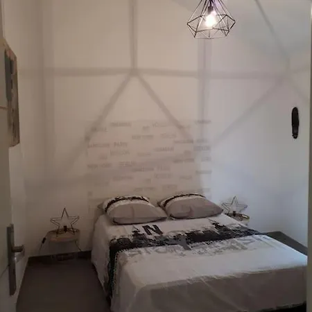 Apartment Beau Logis Independant Dans Mas Piscine 4 Pers Pujaut